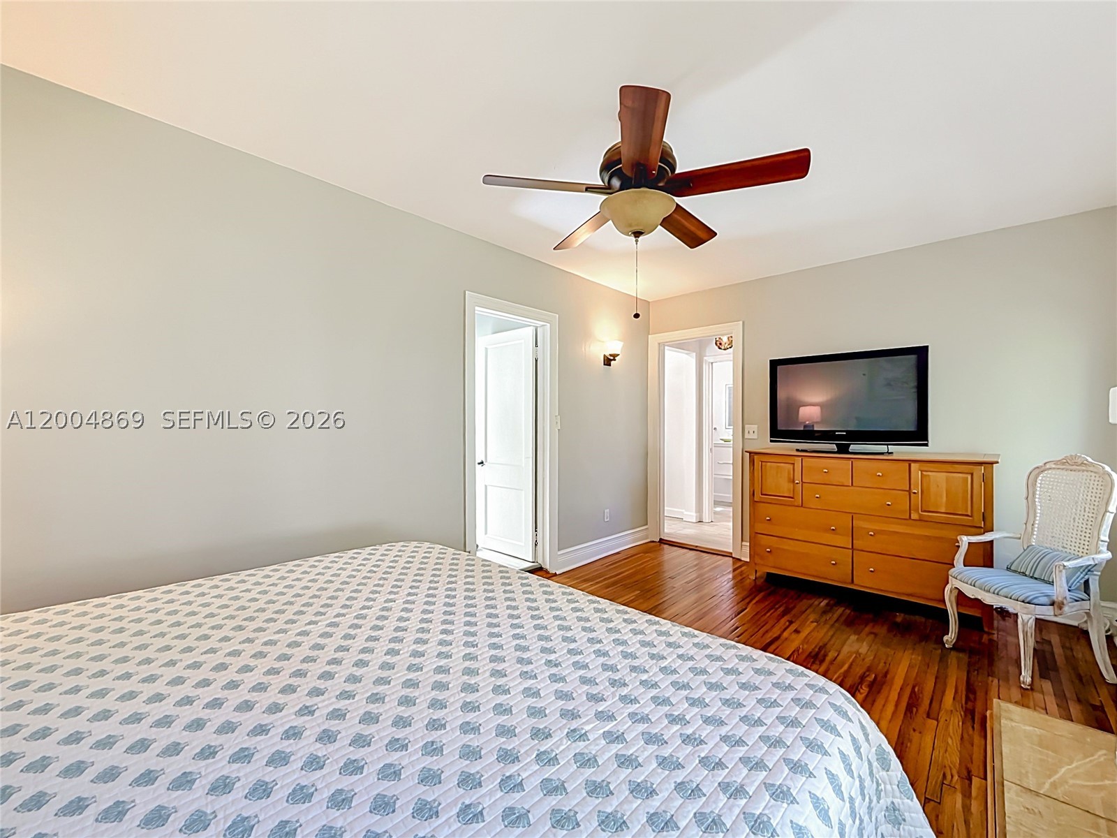 HOLLYWOOD LAKES SECTION - Residential
