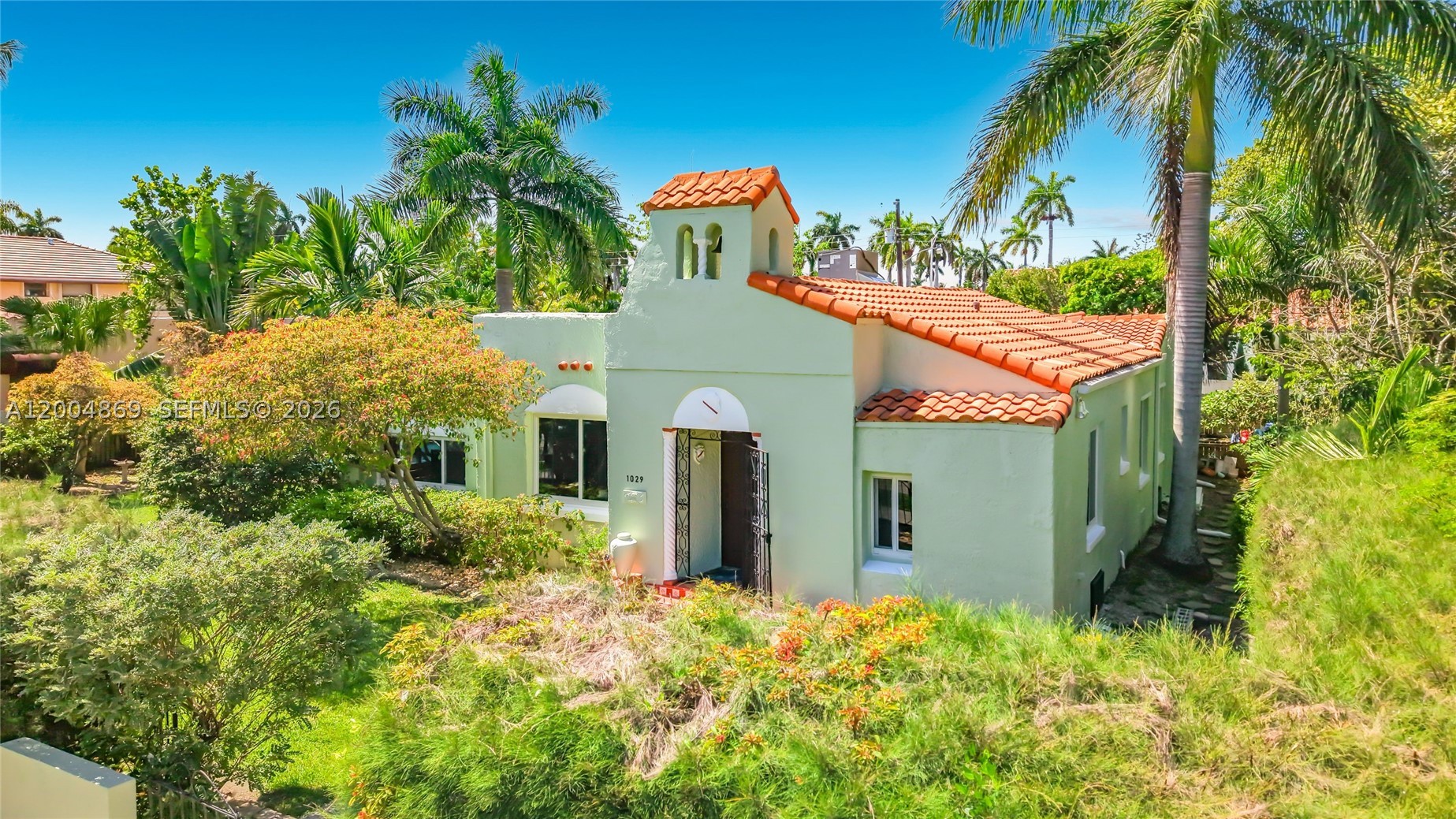 HOLLYWOOD LAKES SECTION - Residential