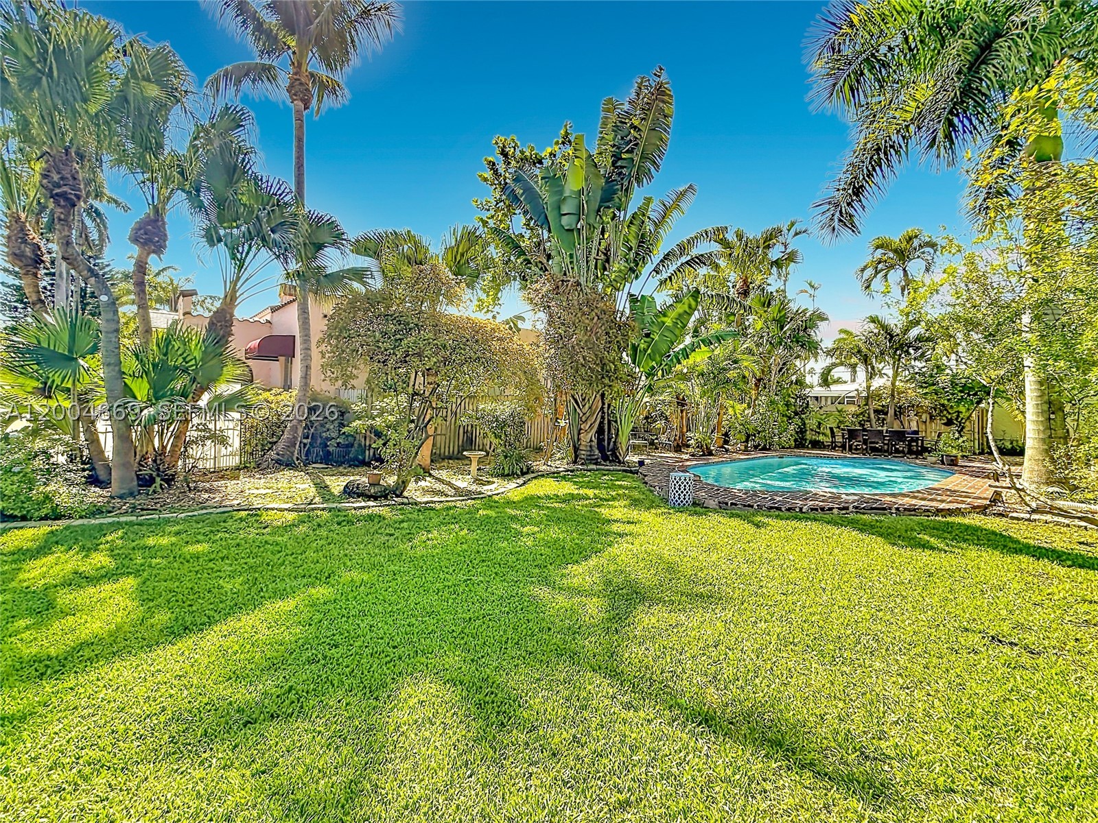 HOLLYWOOD LAKES SECTION - Residential