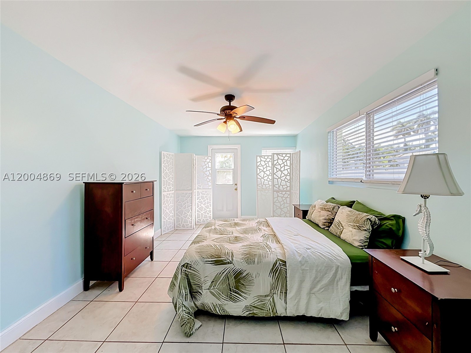 HOLLYWOOD LAKES SECTION - Residential