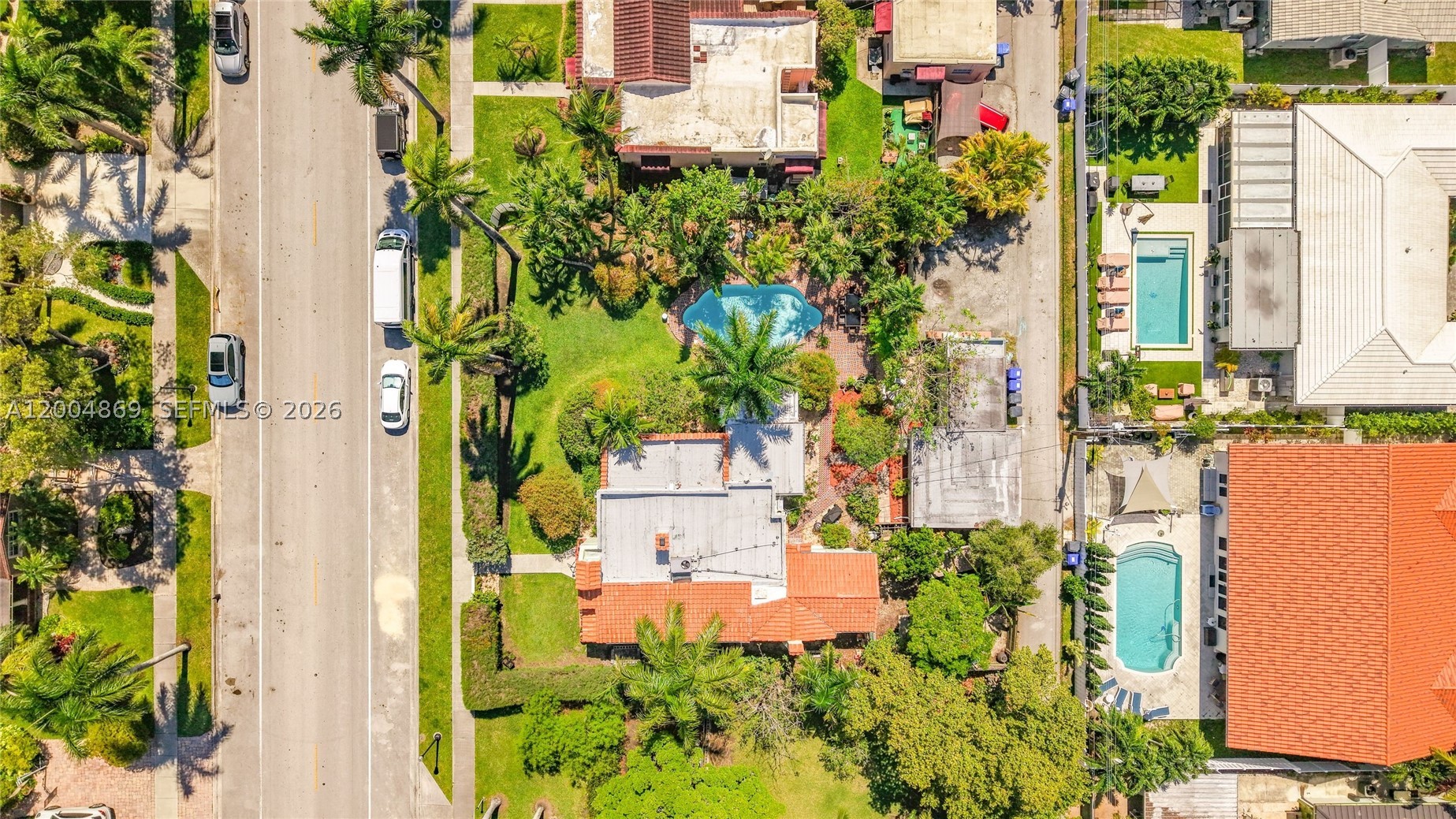 HOLLYWOOD LAKES SECTION - Residential