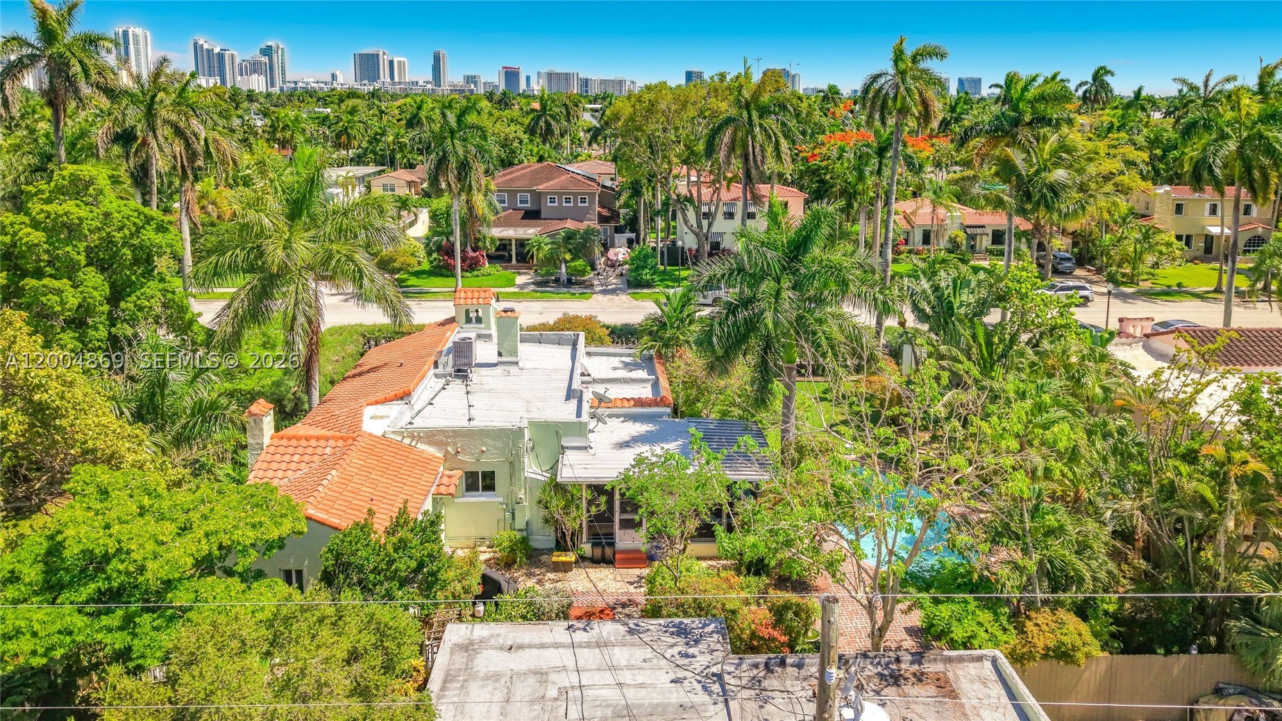 HOLLYWOOD LAKES SECTION - Residential
