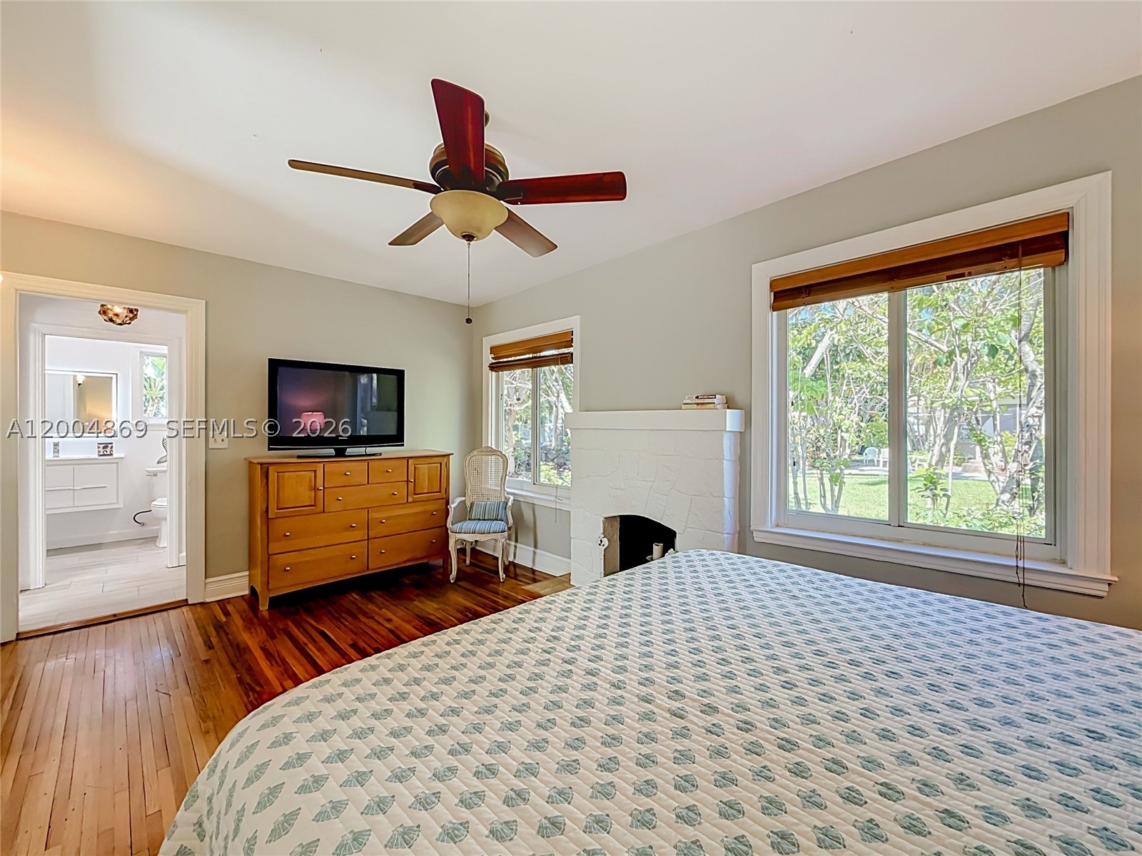 HOLLYWOOD LAKES SECTION - Residential
