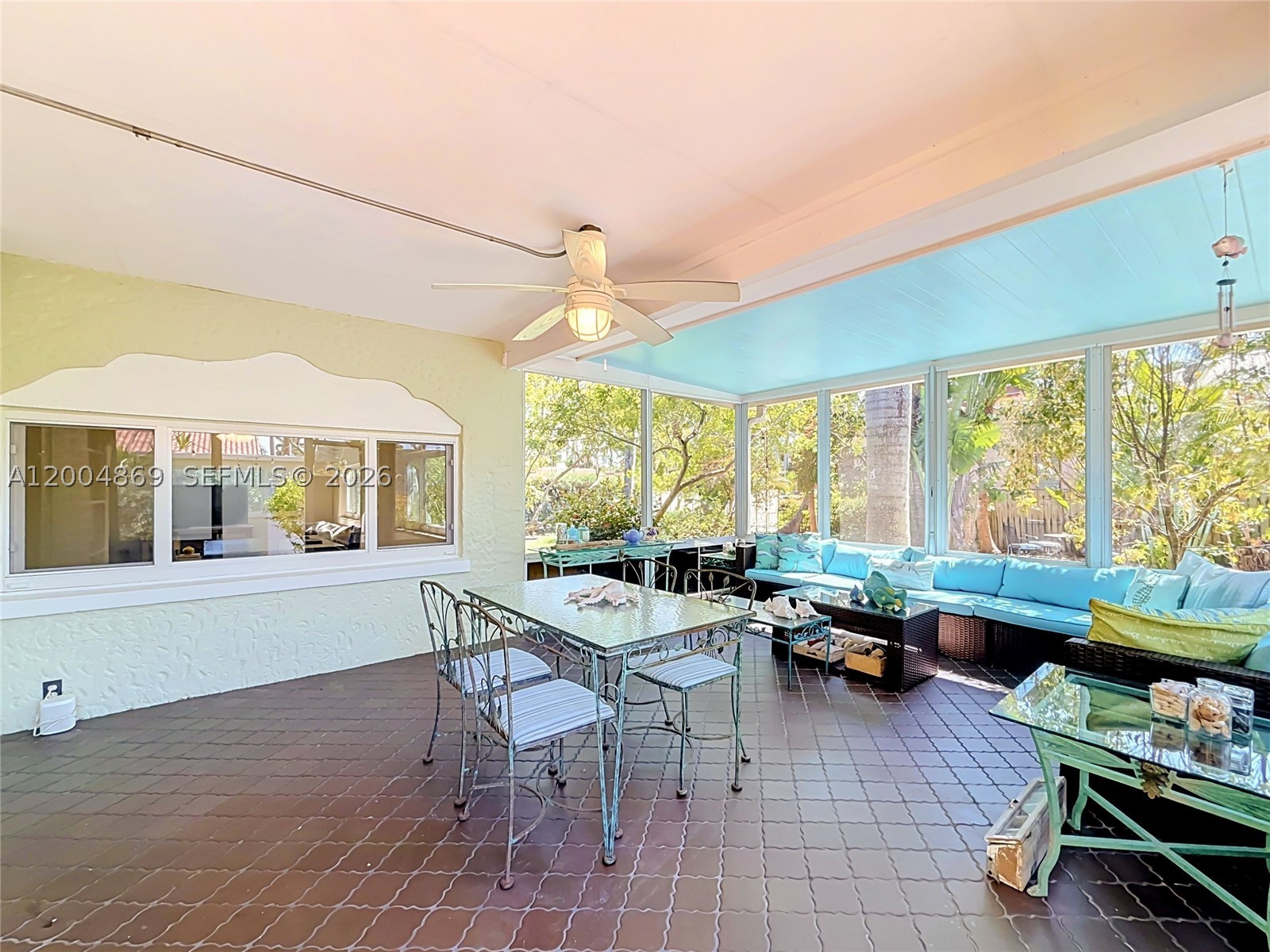 HOLLYWOOD LAKES SECTION - Residential
