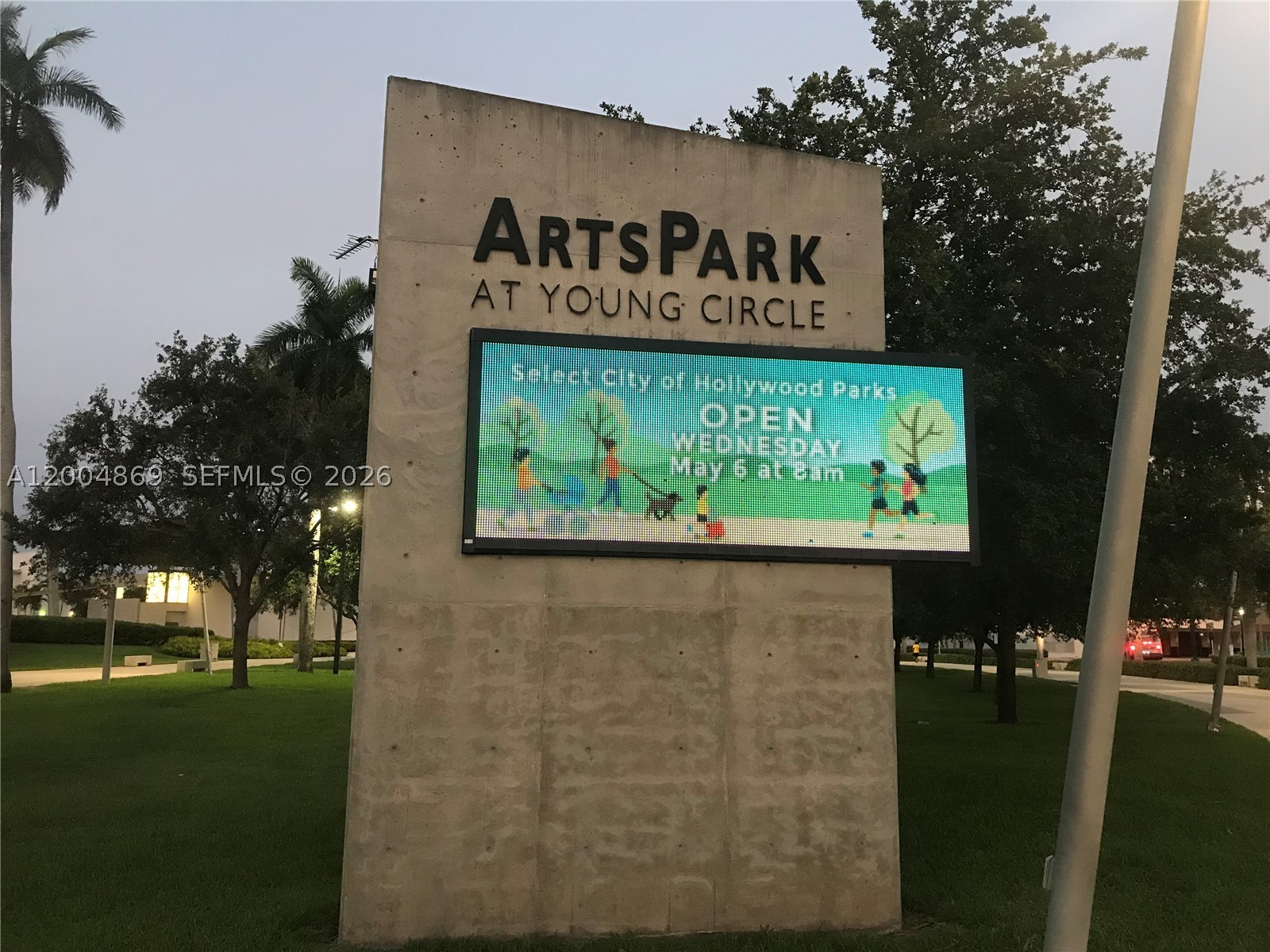 HOLLYWOOD LAKES SECTION - Residential