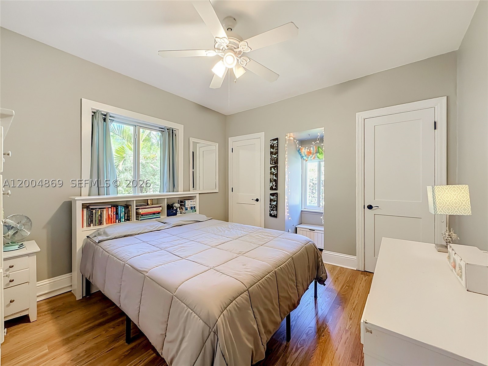HOLLYWOOD LAKES SECTION - Residential