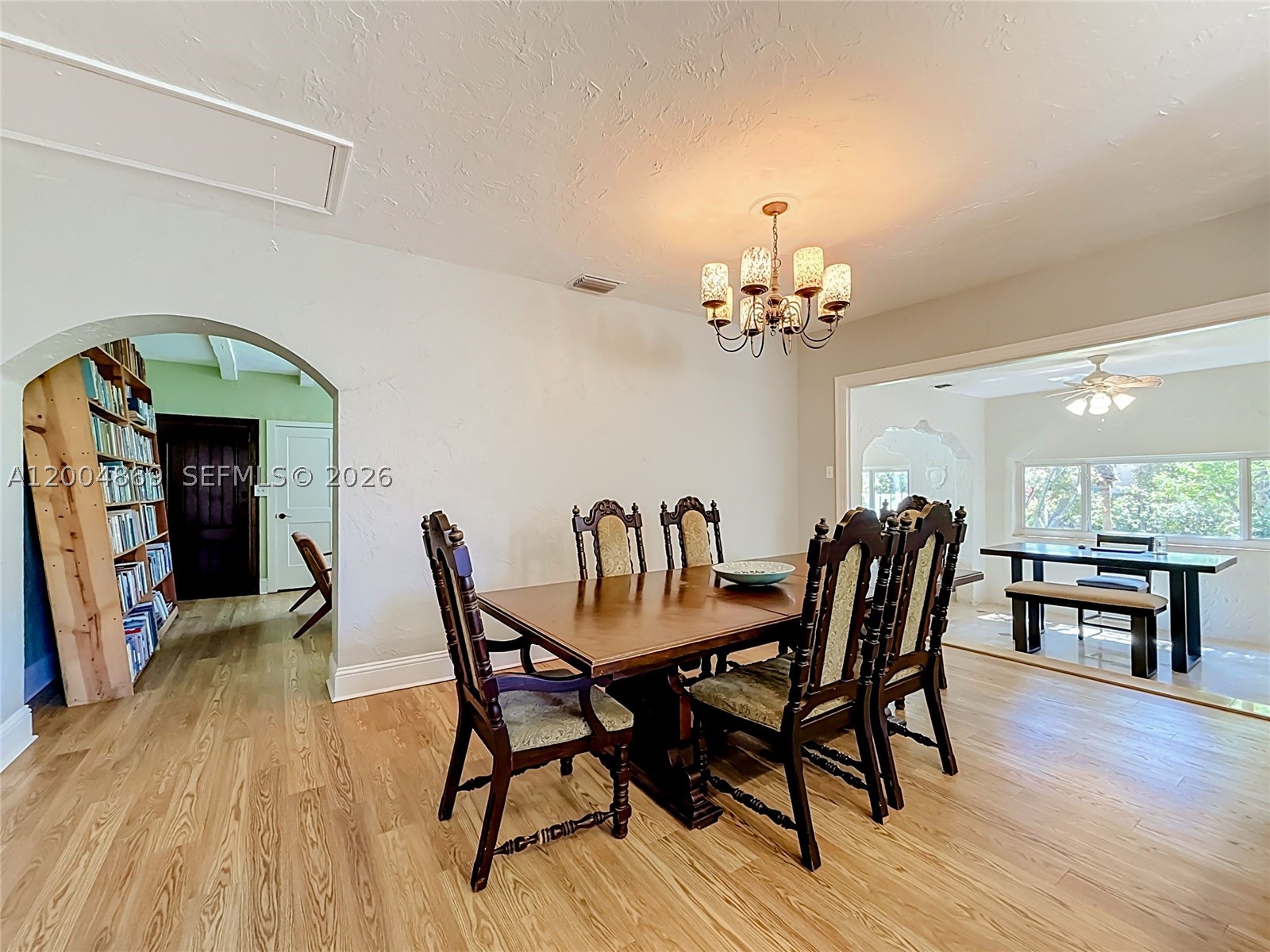 HOLLYWOOD LAKES SECTION - Residential