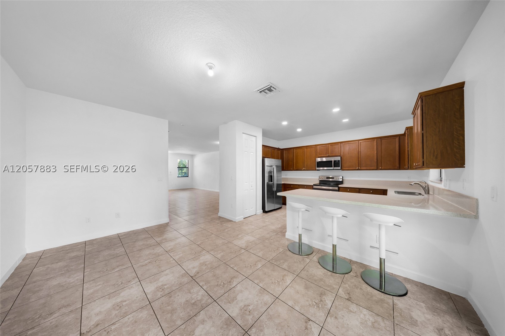 SIMONTON COURT - Residential