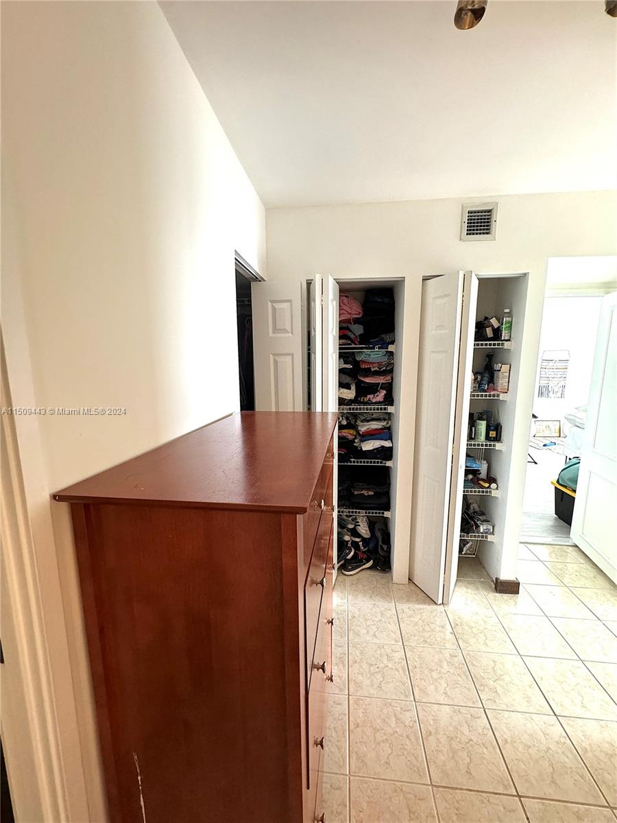 FLAMENCO - Residential Lease