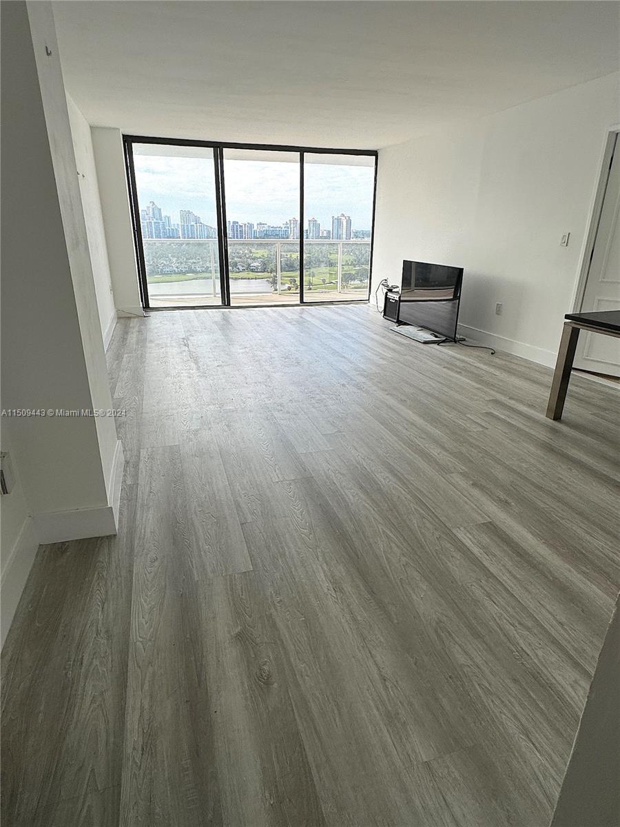 FLAMENCO - Residential Lease