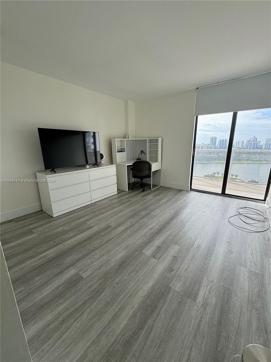 FLAMENCO - Residential Lease