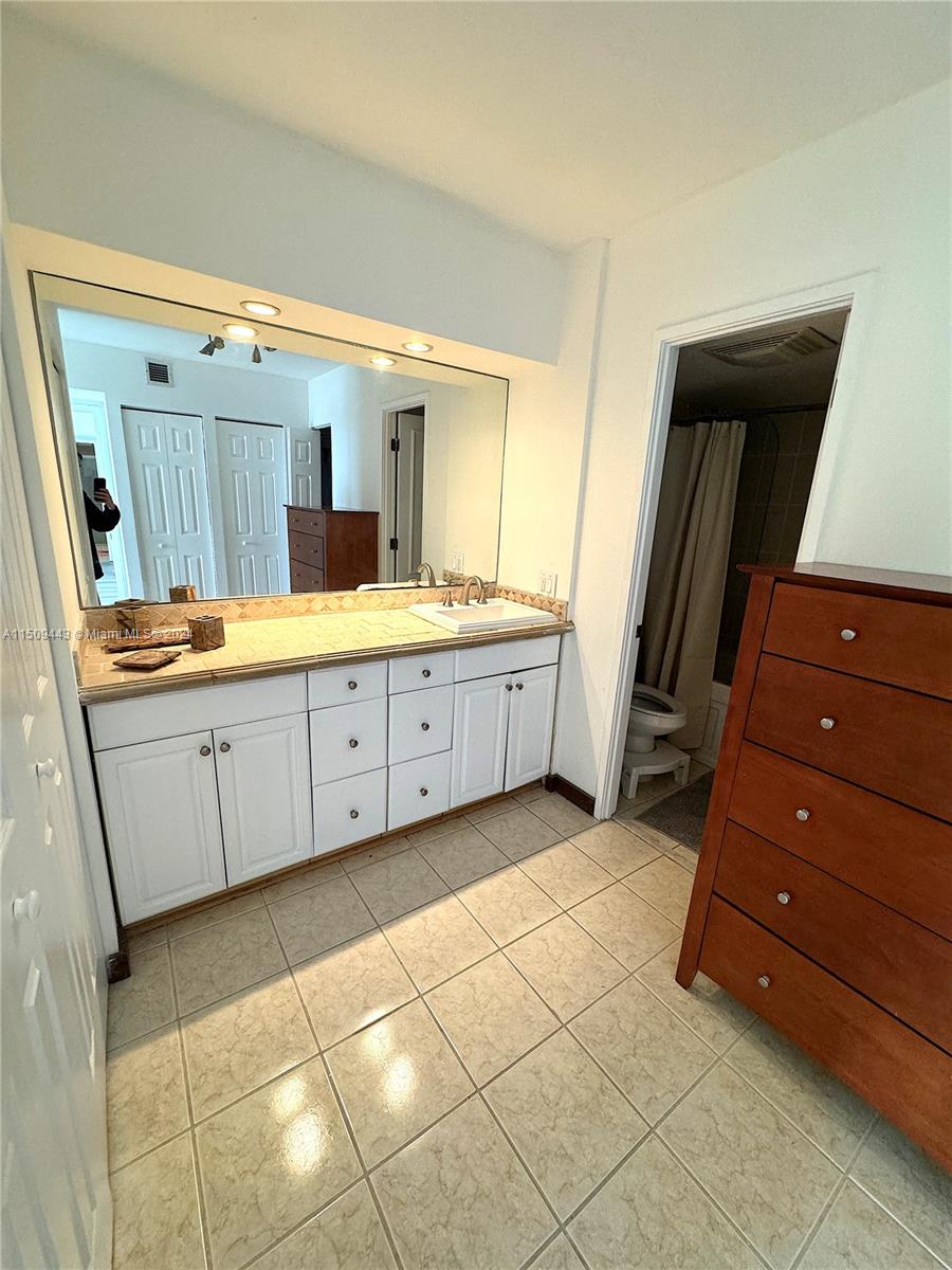 FLAMENCO - Residential Lease