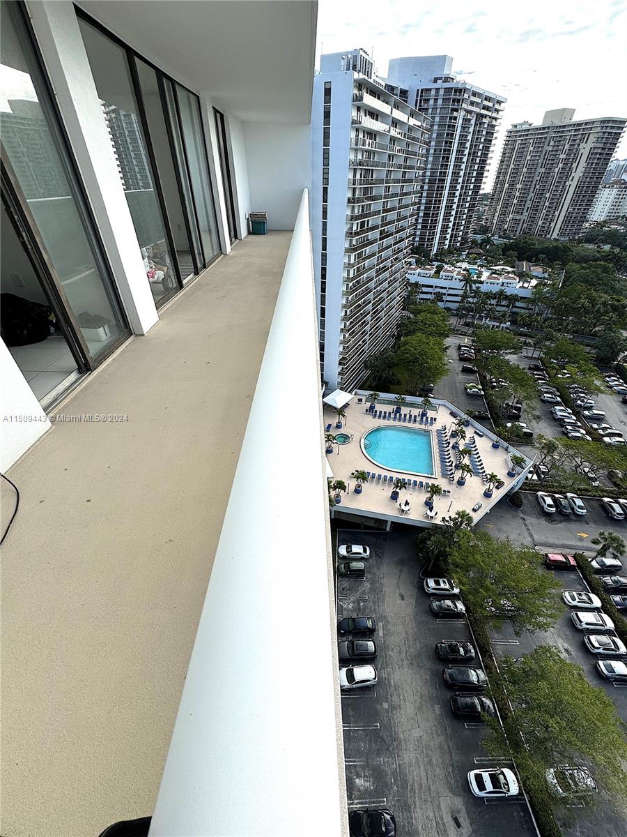 FLAMENCO - Residential Lease
