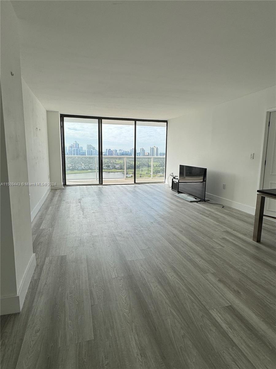 FLAMENCO - Residential Lease