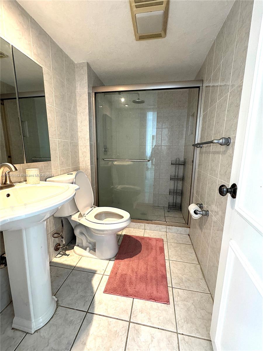 FLAMENCO - Residential Lease