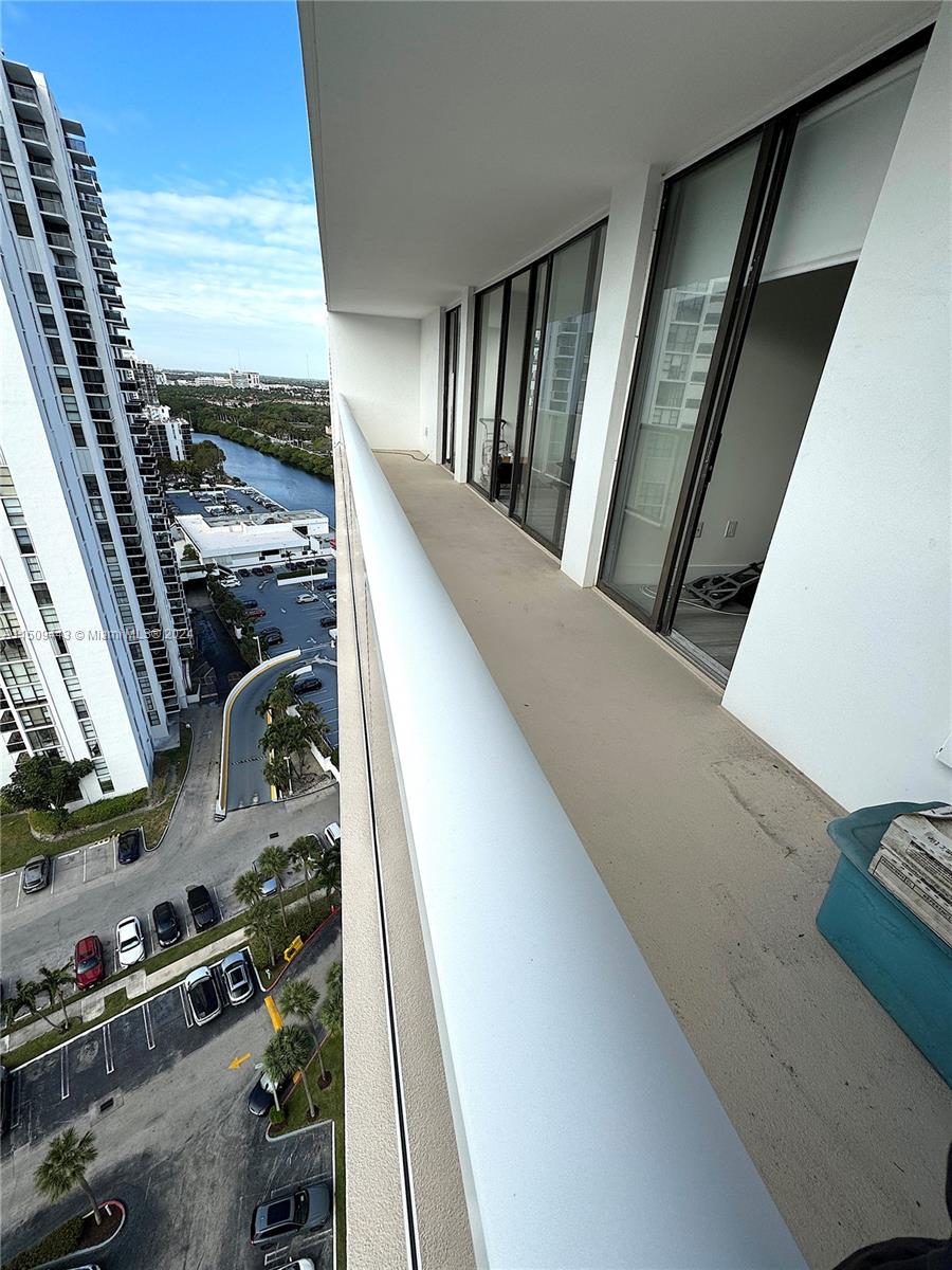 FLAMENCO - Residential Lease