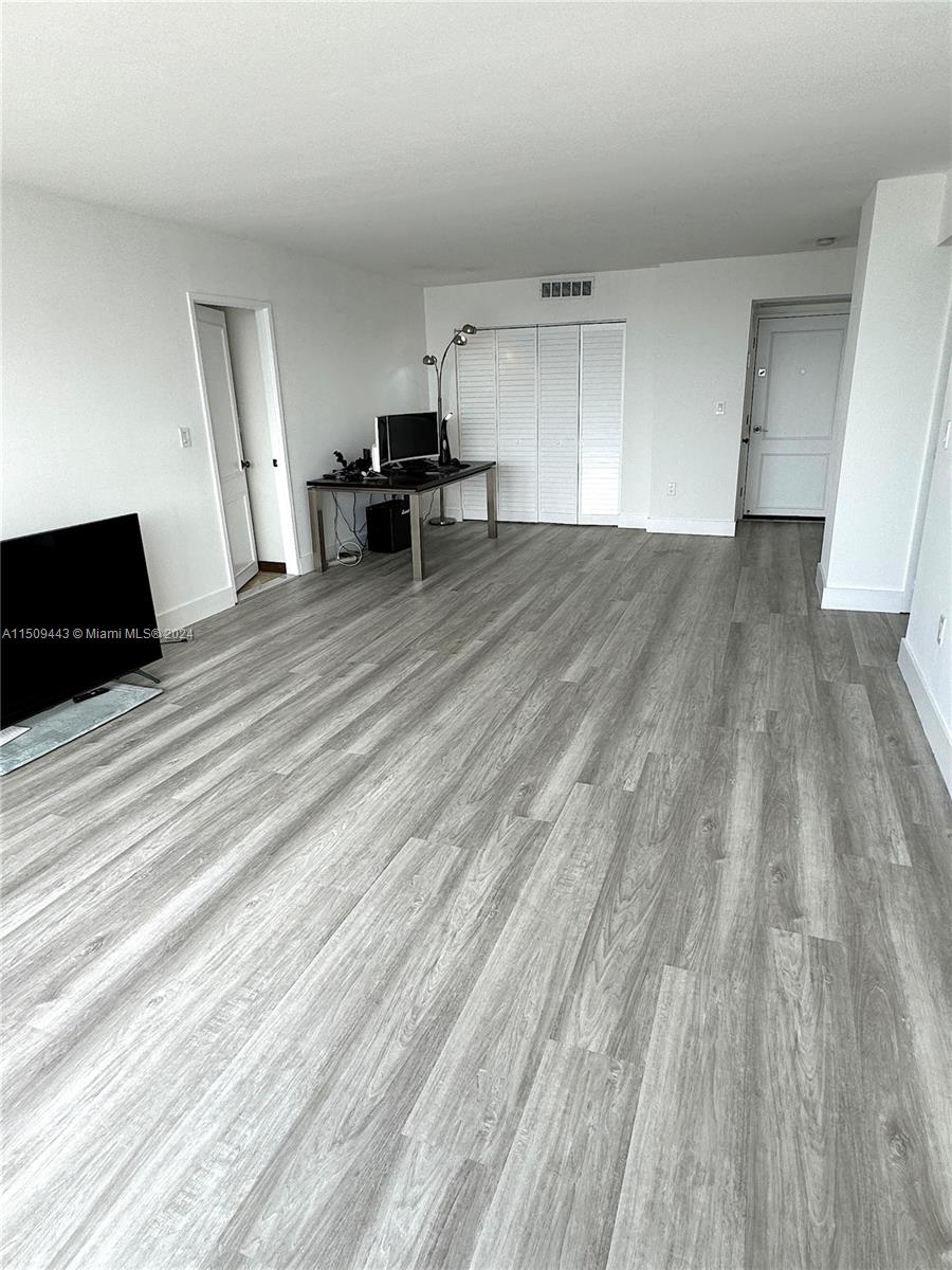 FLAMENCO - Residential Lease