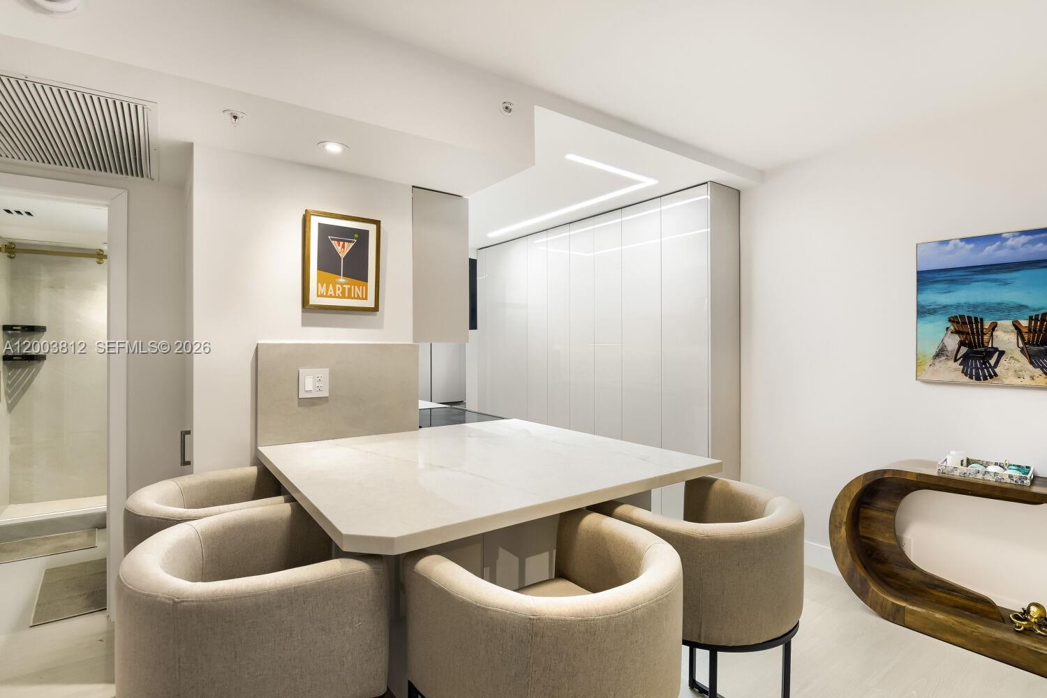 WAVE CONDO - Residential