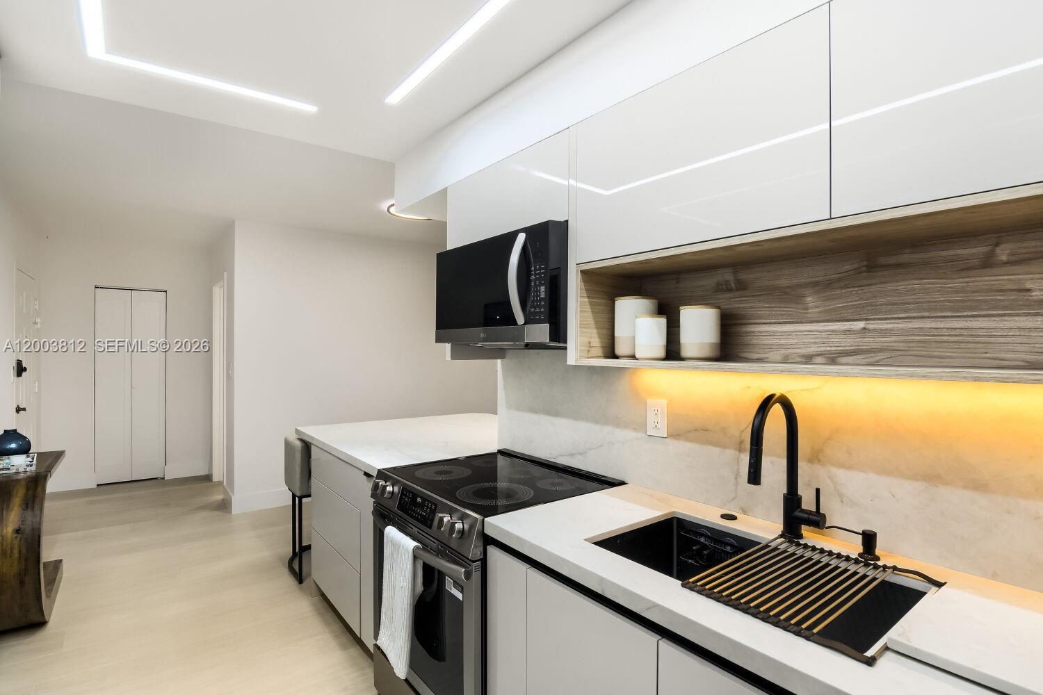 WAVE CONDO - Residential