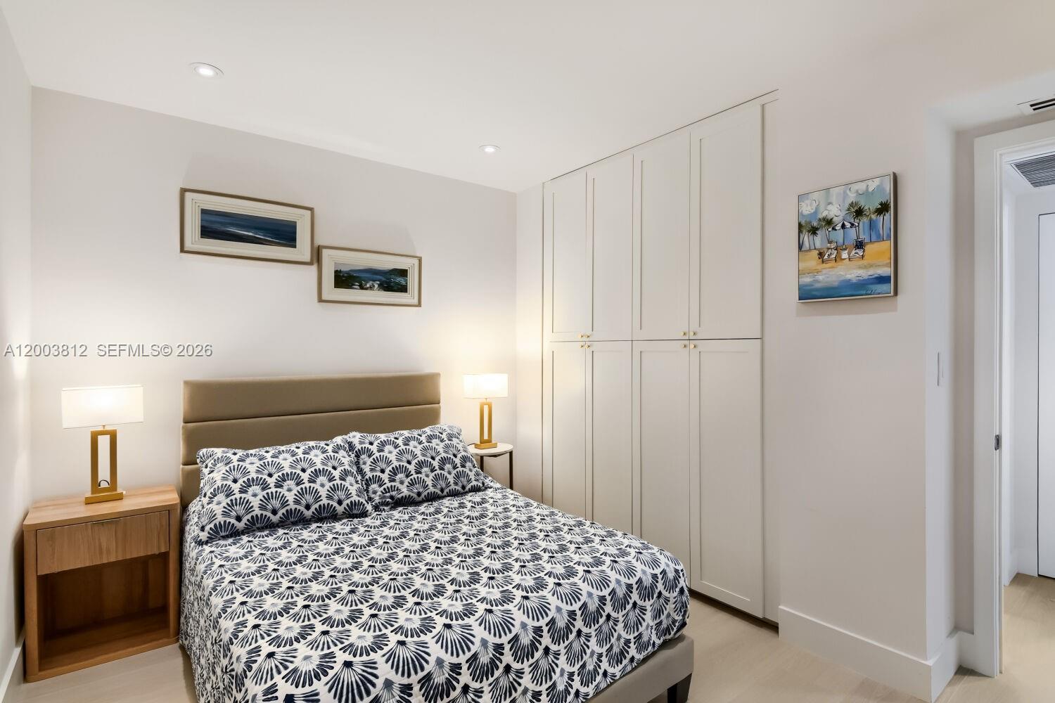 WAVE CONDO - Residential