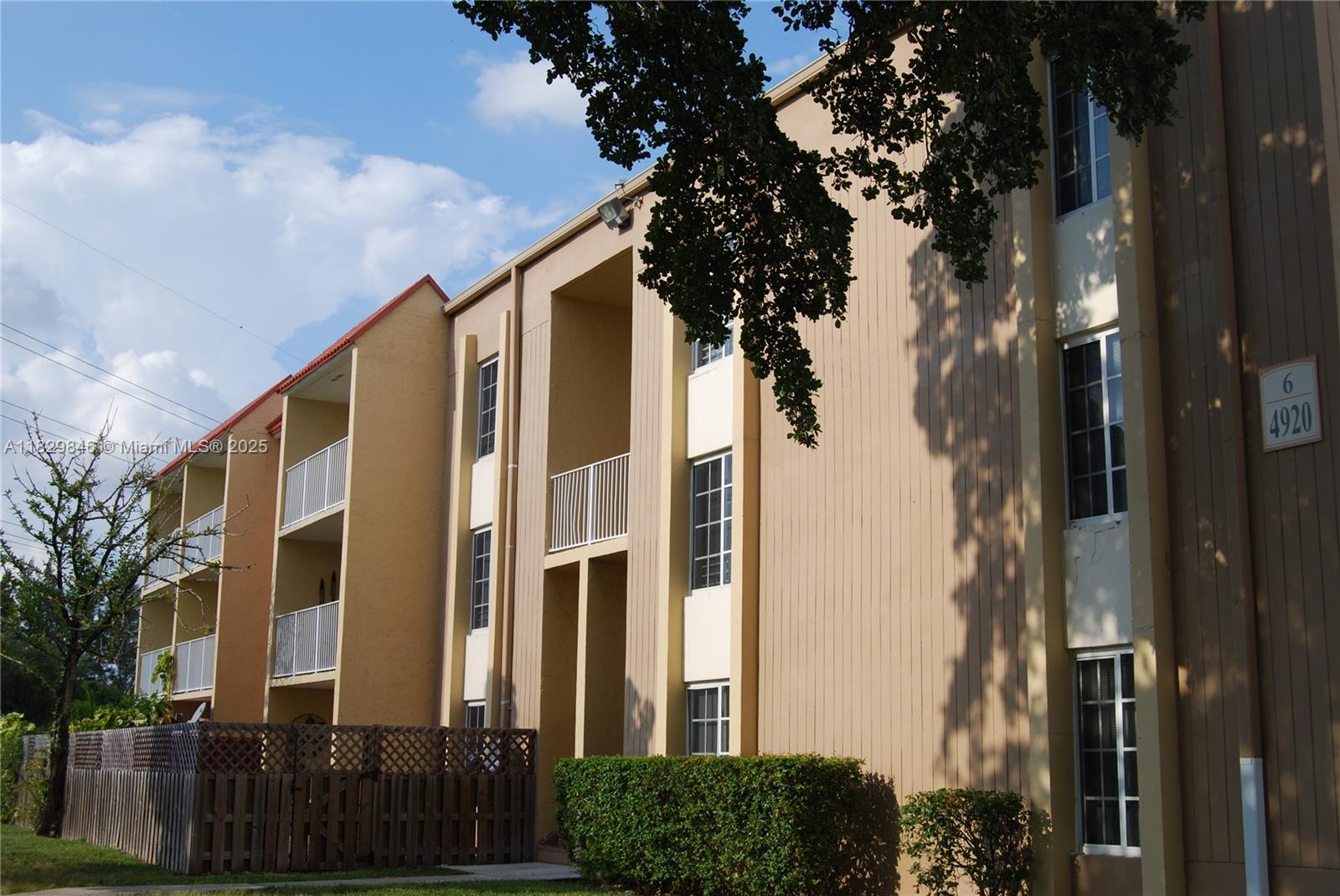 DORAL GARDENS II CONDO - Residential Lease