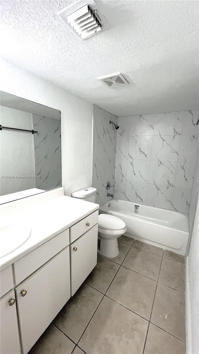 DORAL GARDENS II CONDO - Residential Lease
