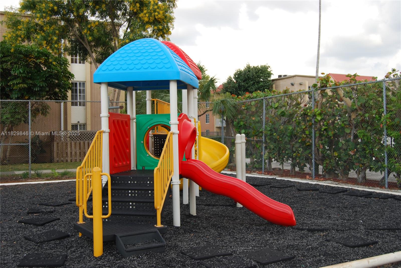 DORAL GARDENS II CONDO - Residential Lease