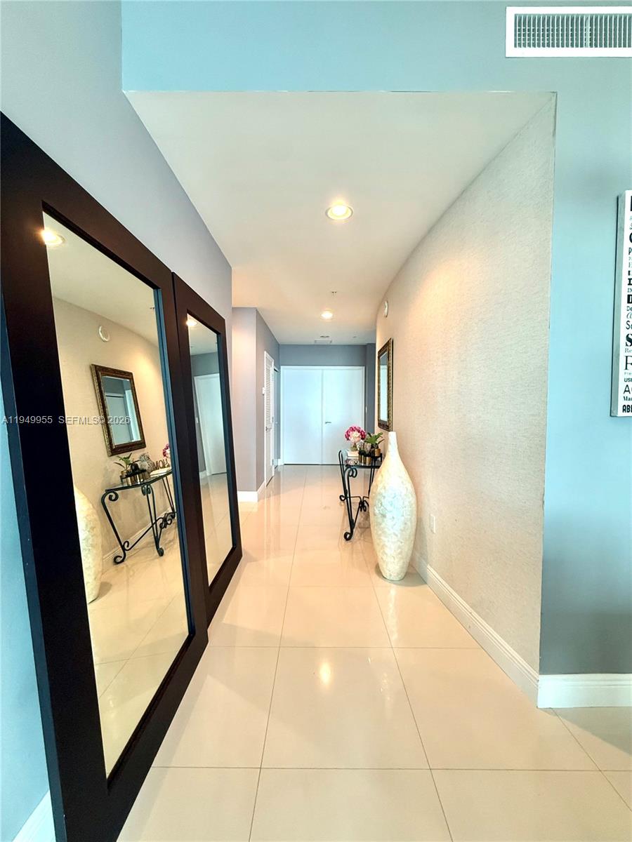 ELOQUENCE ON THE BAY COND - Residential