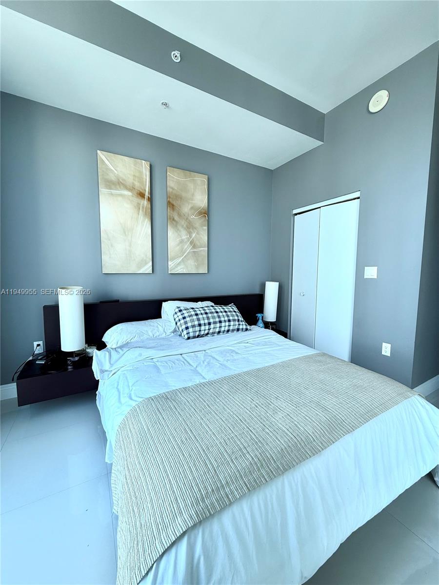 ELOQUENCE ON THE BAY COND - Residential