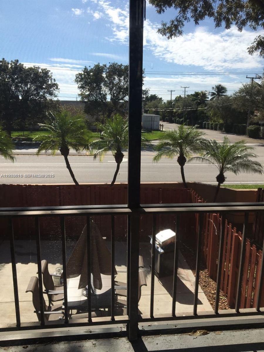 VENETIAN PALMS CONDO - Residential Lease