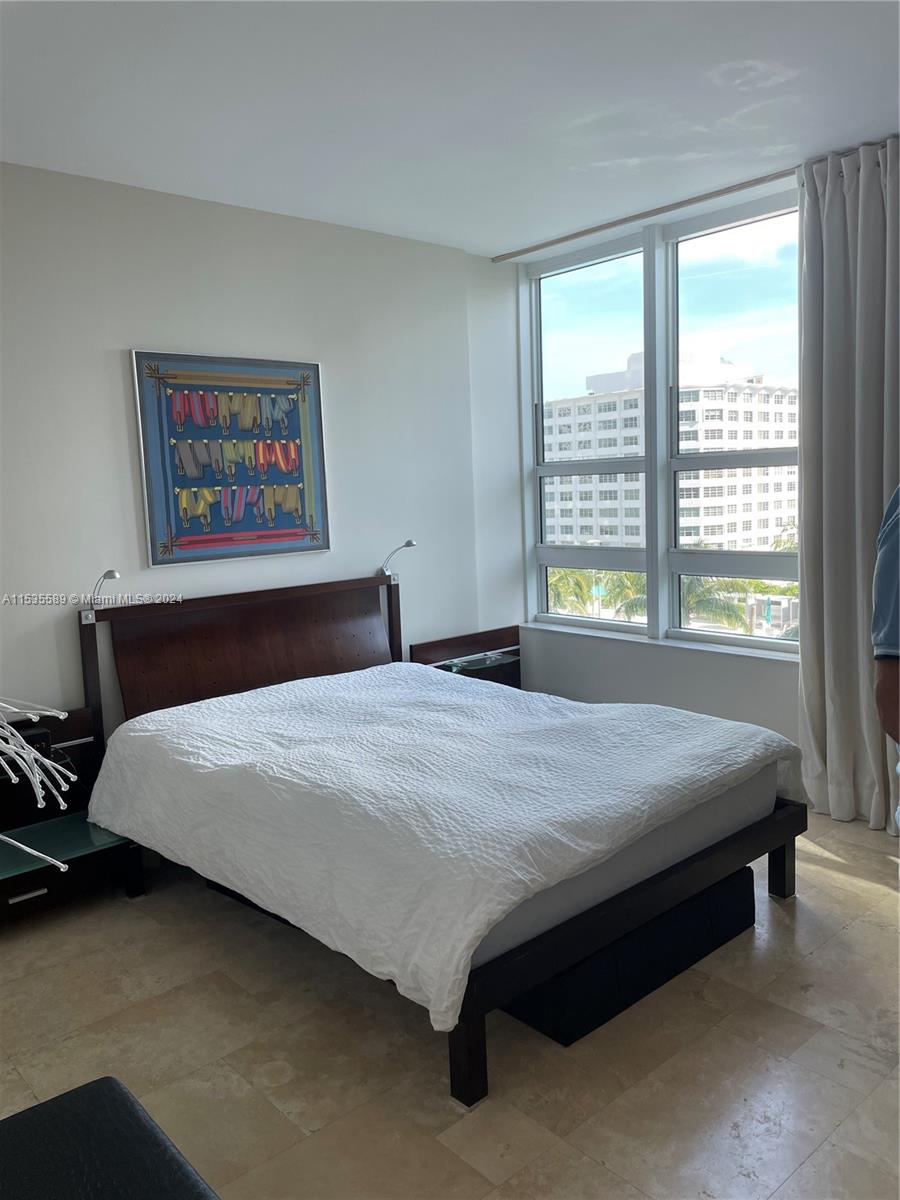 THE PLAZA 901 BRICKELL CO - Residential Lease