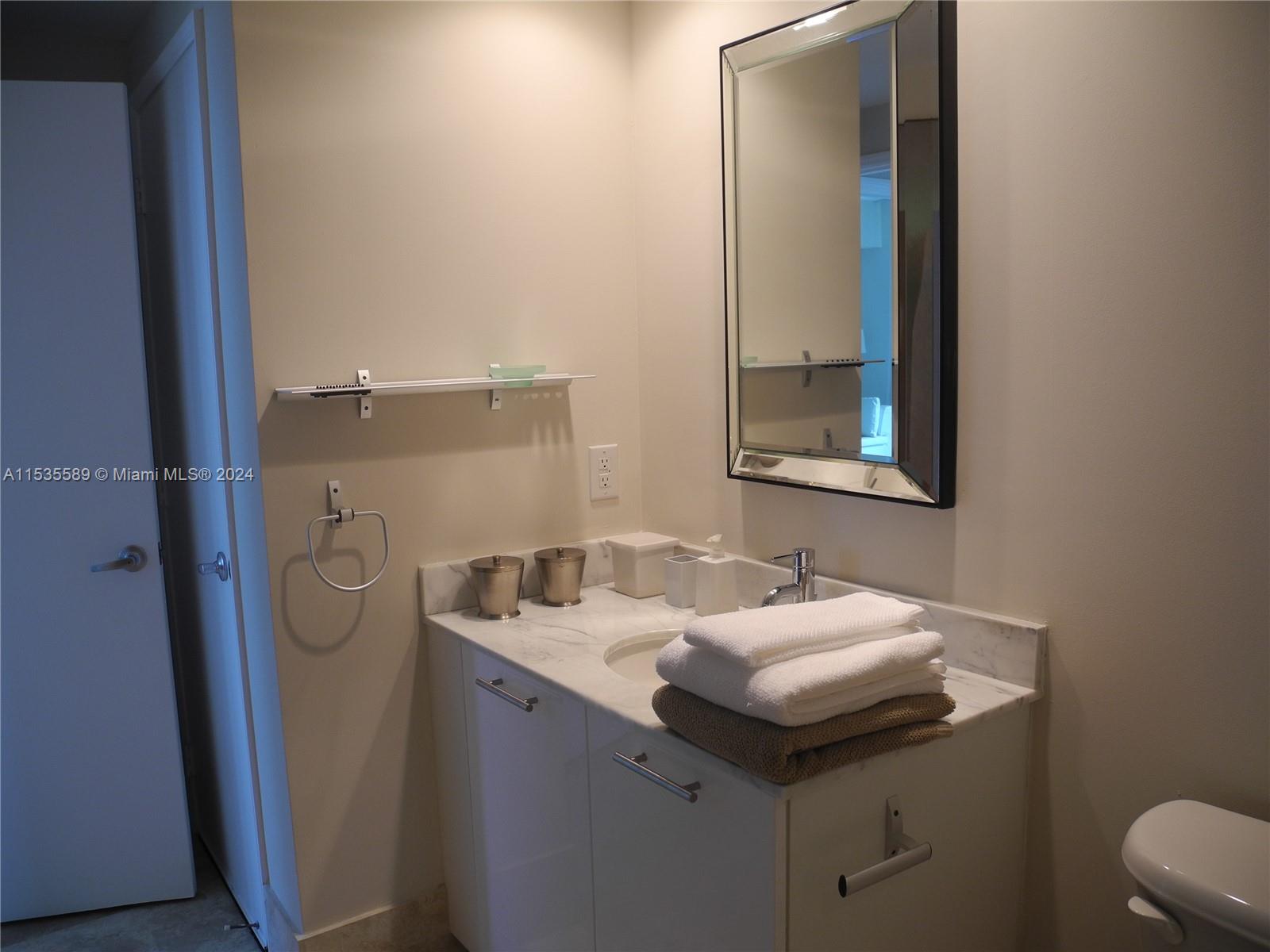 THE PLAZA 901 BRICKELL CO - Residential Lease