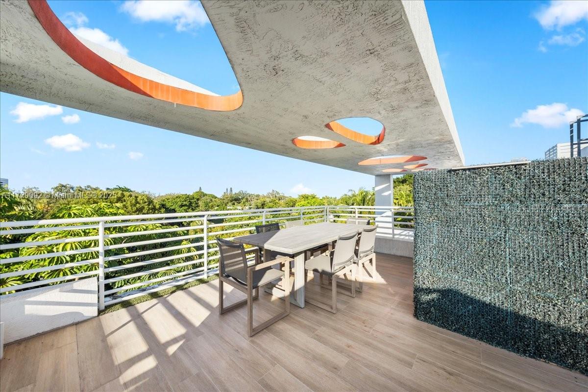 ONE BAY RESIDENCES - Residential
