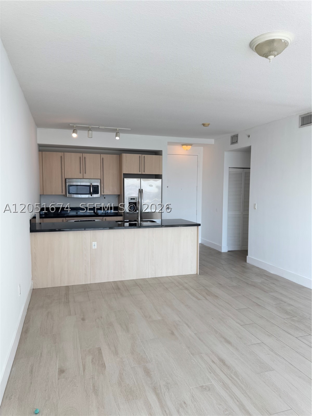 THE AXIS ON BRICKELL COND - Residential