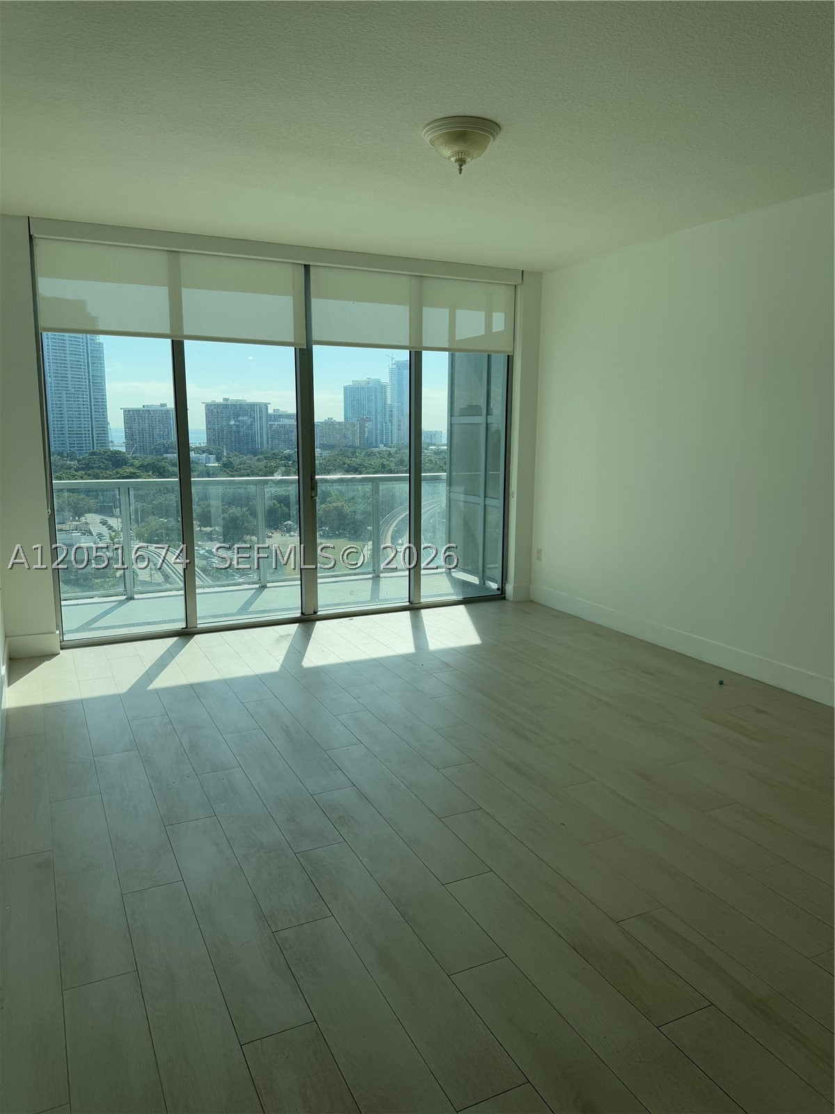 THE AXIS ON BRICKELL COND - Residential