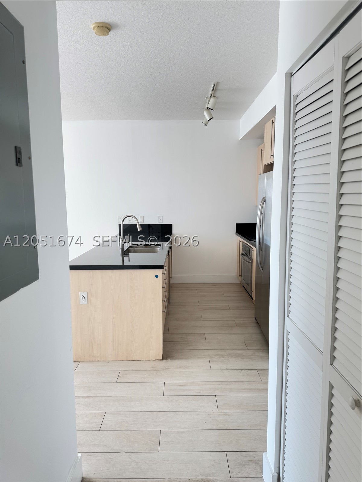 THE AXIS ON BRICKELL COND - Residential