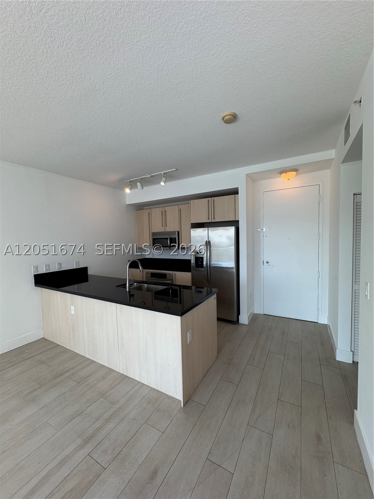 THE AXIS ON BRICKELL COND - Residential
