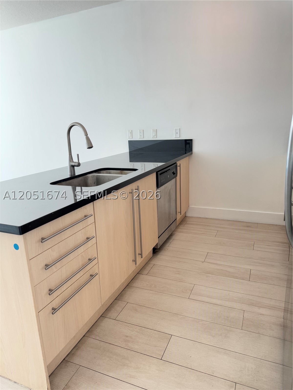 THE AXIS ON BRICKELL COND - Residential
