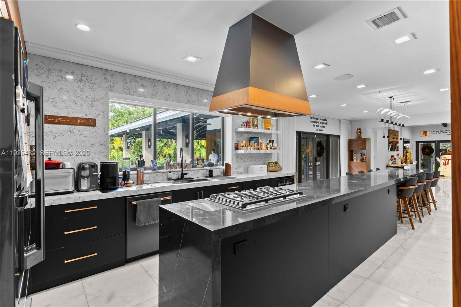 6 55 40 1.02 AC - Residential Lease