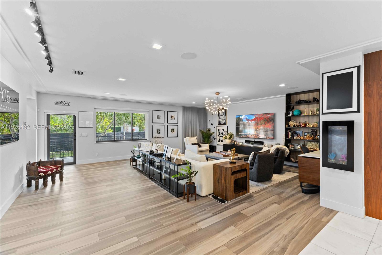 6 55 40 1.02 AC - Residential Lease