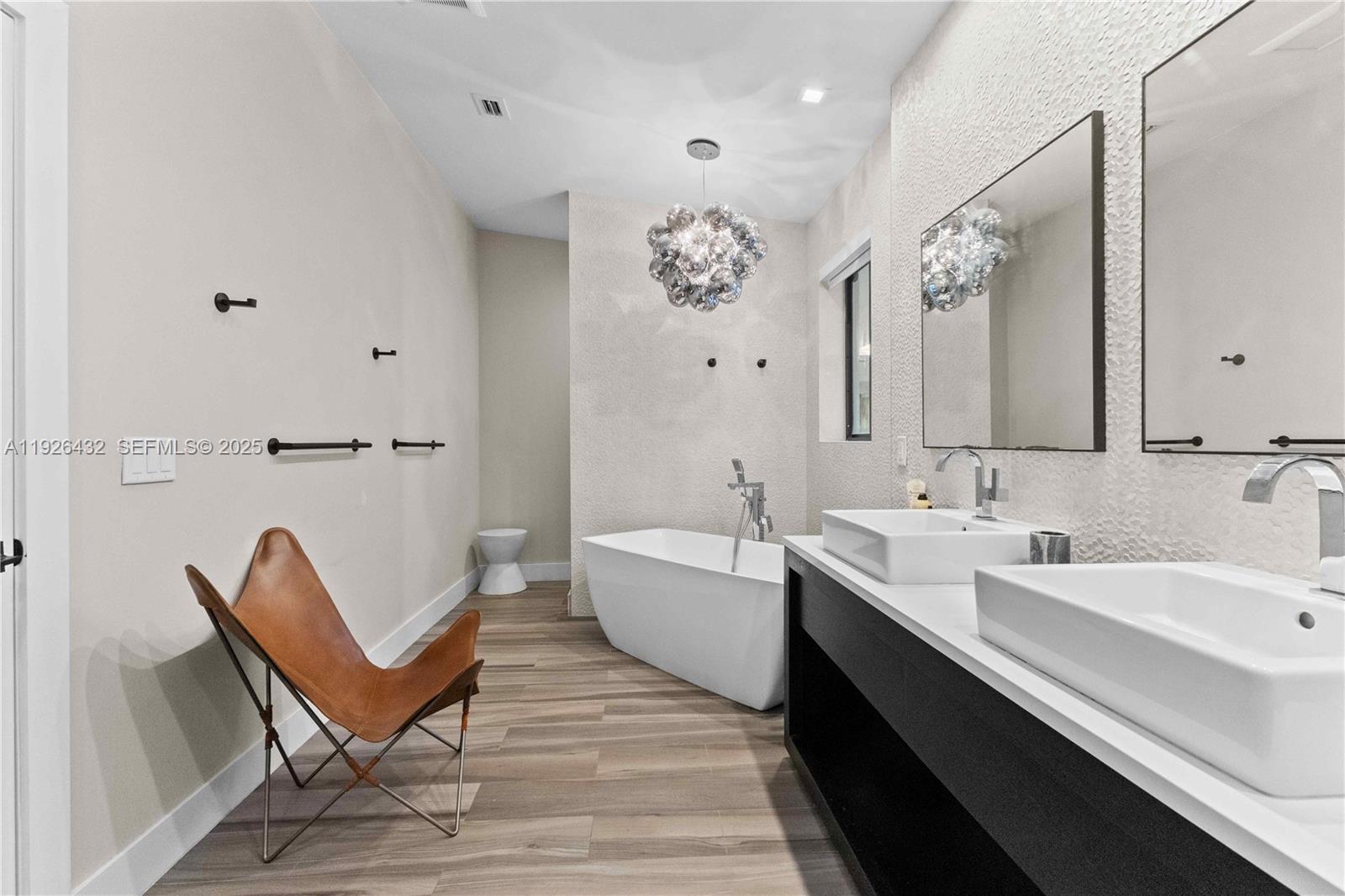 6 55 40 1.02 AC - Residential Lease