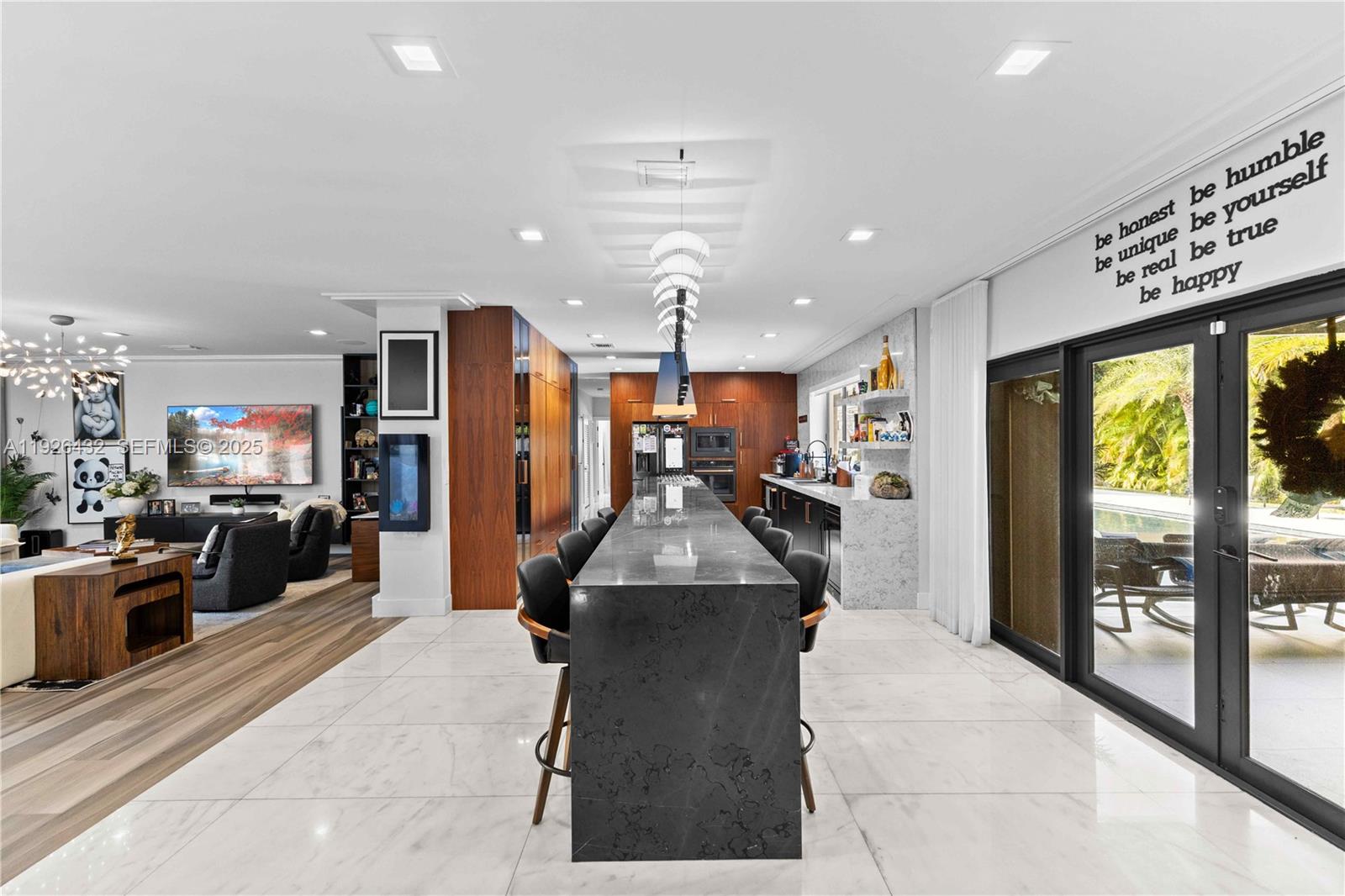 6 55 40 1.02 AC - Residential Lease