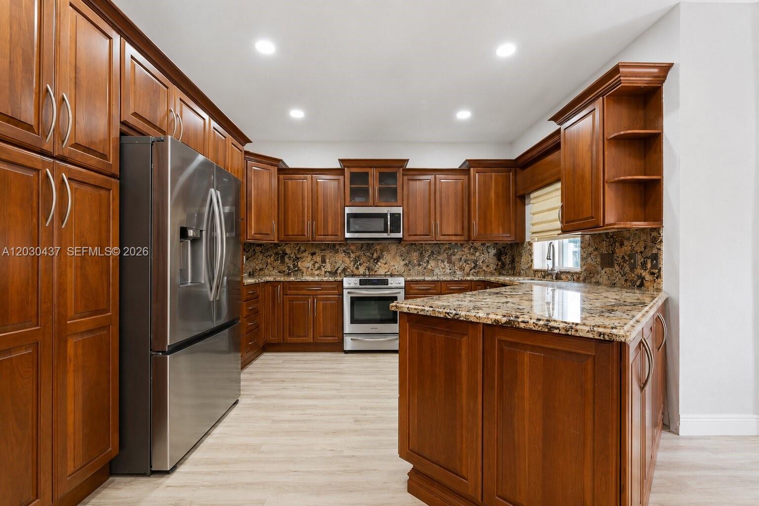 CHAPEL LAKE ESTATES - Residential