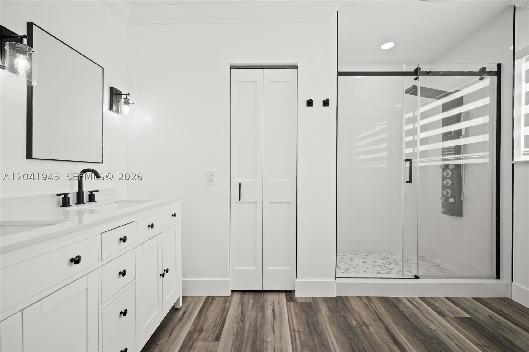 PALM SPRINGS VILLAS 3RD A - Residential Lease