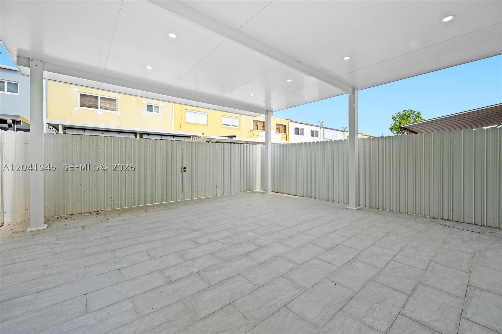 PALM SPRINGS VILLAS 3RD A - Residential Lease