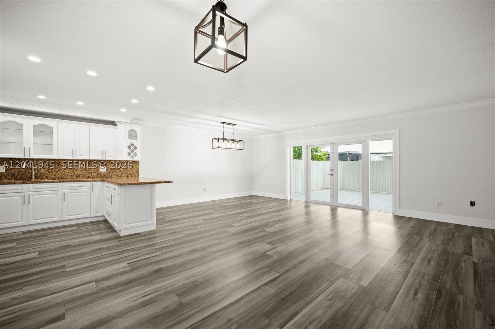 PALM SPRINGS VILLAS 3RD A - Residential Lease