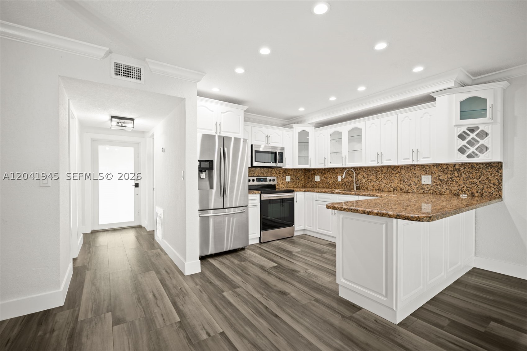PALM SPRINGS VILLAS 3RD A - Residential Lease