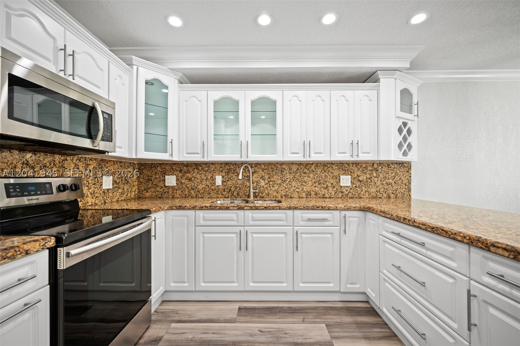 PALM SPRINGS VILLAS 3RD A - Residential Lease