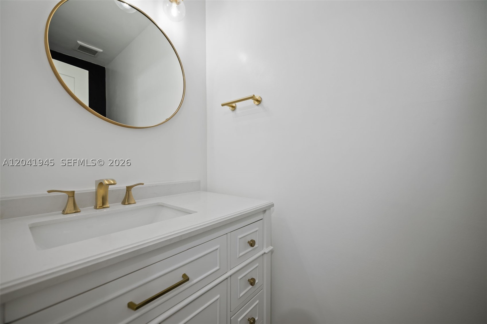 PALM SPRINGS VILLAS 3RD A - Residential Lease