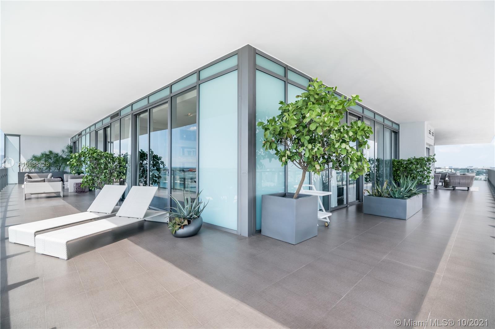 APOGEE CONDO - Residential